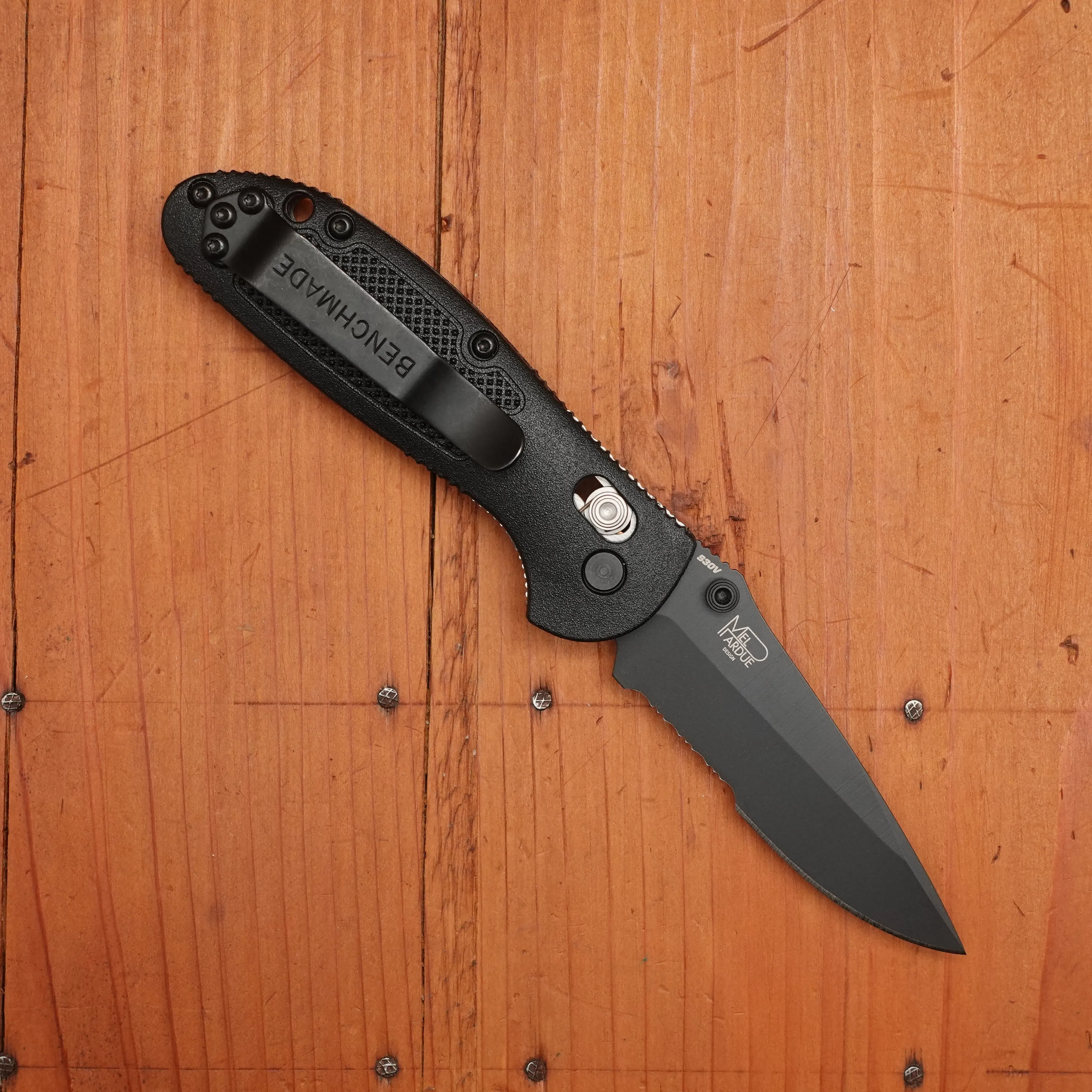 Benchmade 556SBK-S30V Mini Griptilian Serrated Drop Point CPM-S30V AXIS Lock Black Grivory Handle