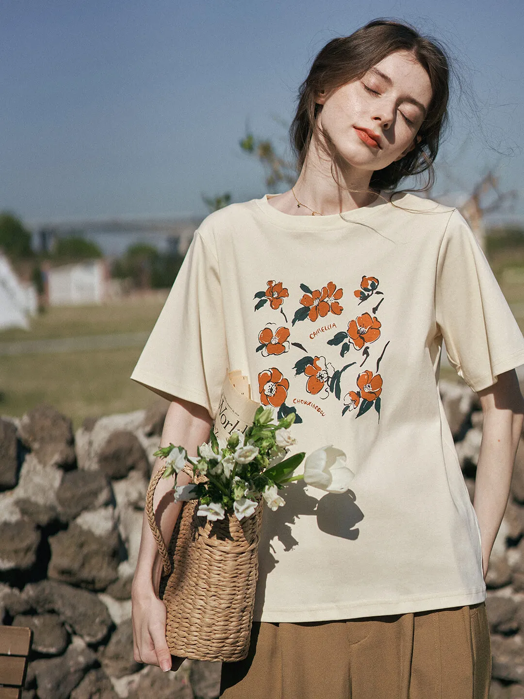 【Final Sale】Chowxiaodou Camellia Graphic T-Shirt