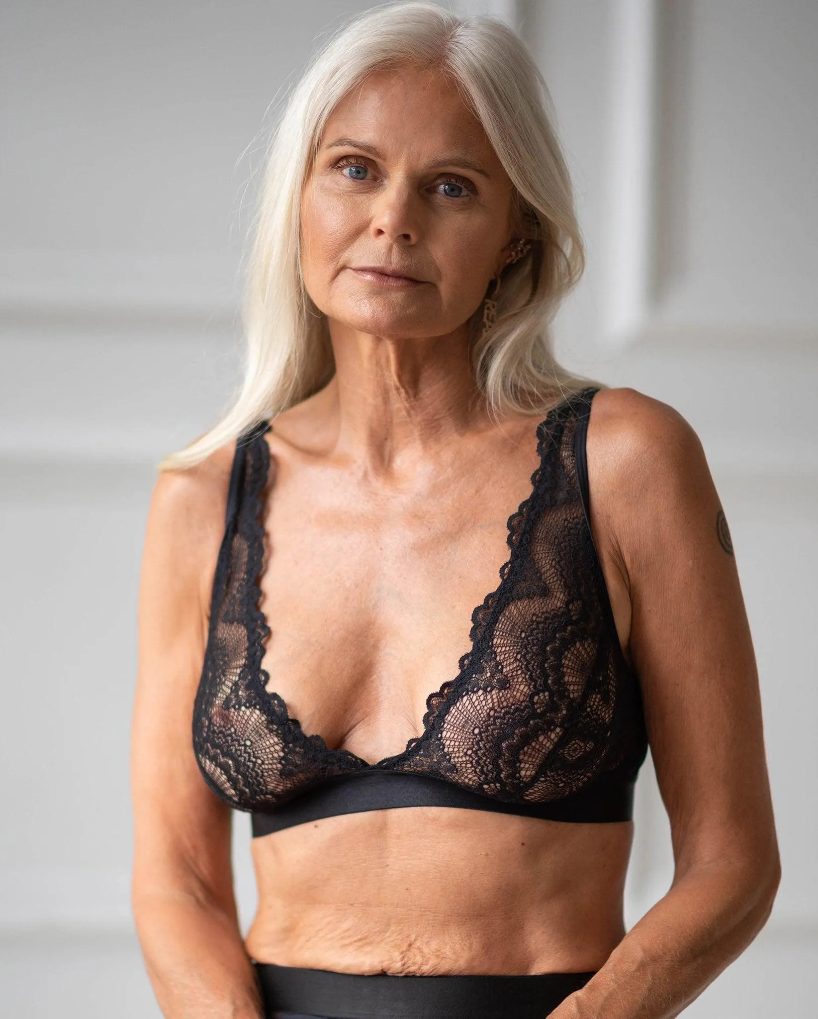 Lace Plunge Bralette Black